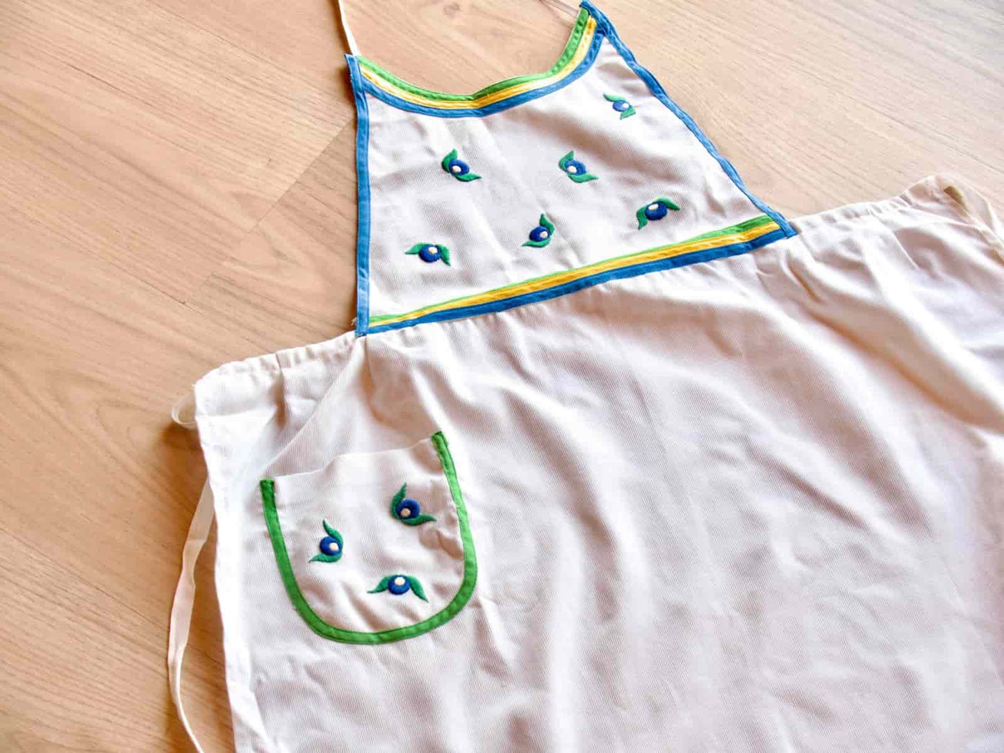 Flowers Apron B