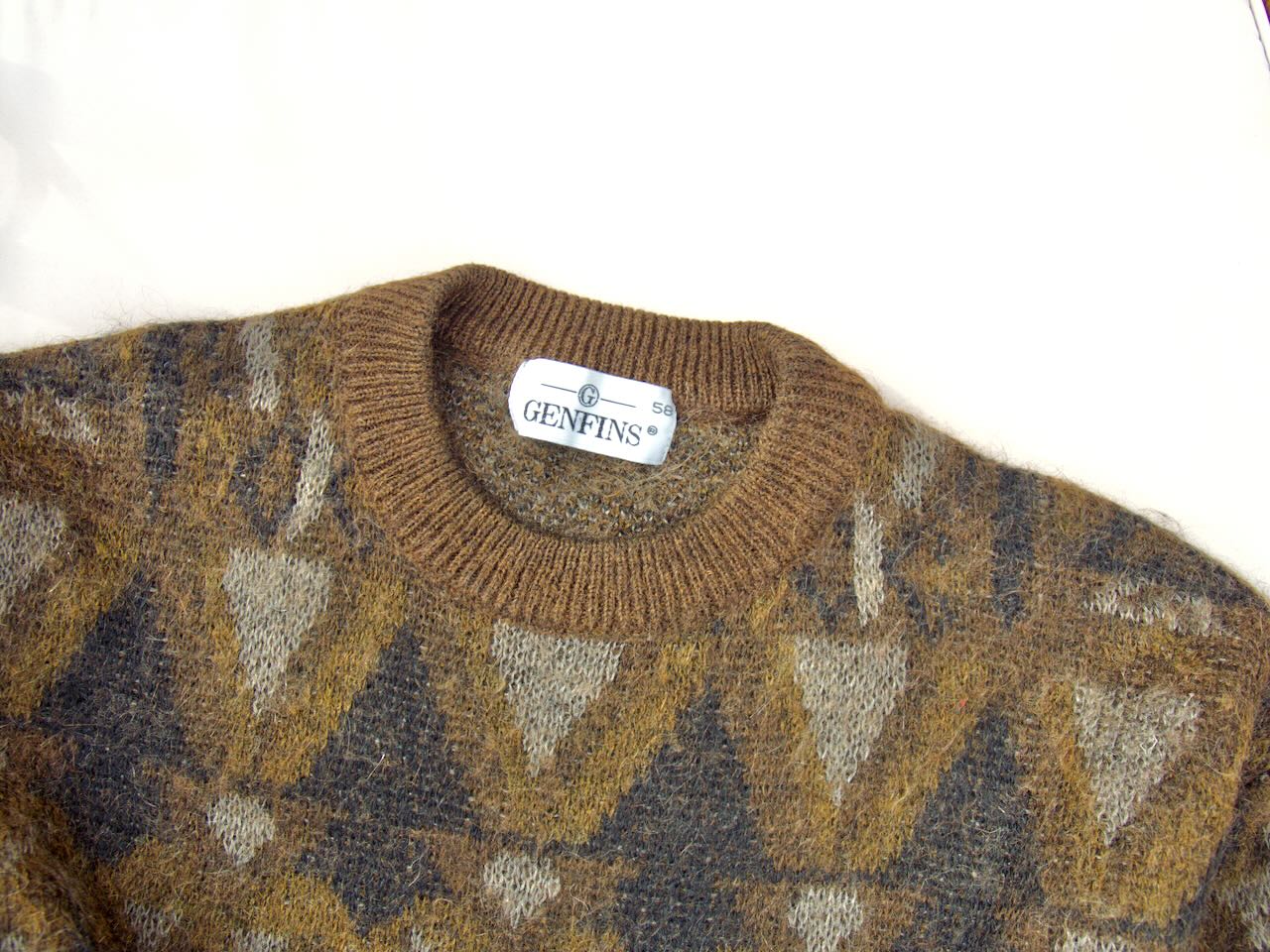 Genfins sweater