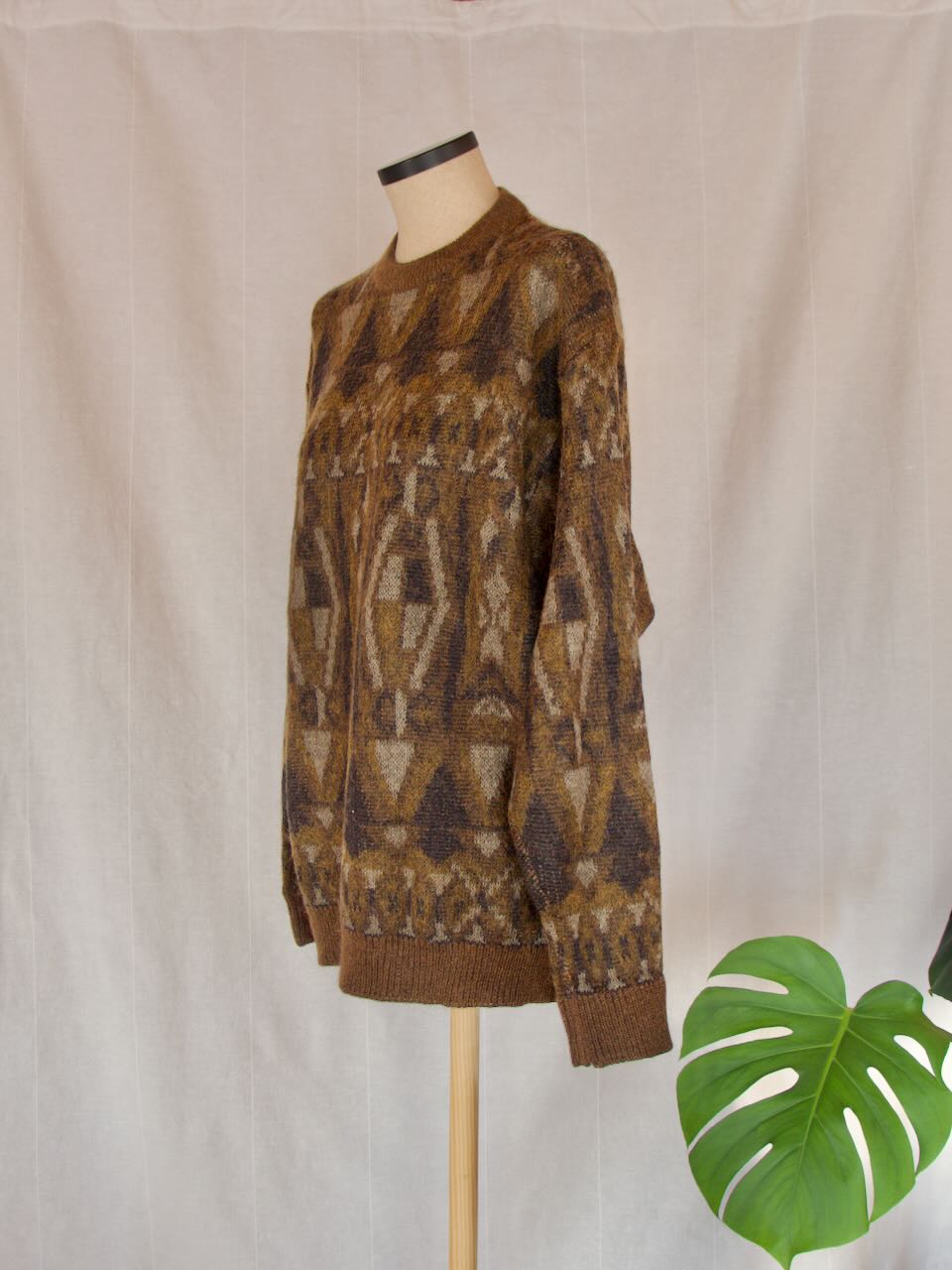 Genfins sweater