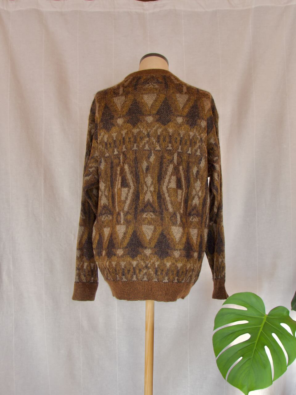 Genfins sweater
